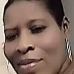 Meet your Posher, Elaine